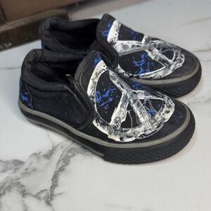 4/$15 Children’s Place AntiBacterial Lining and Odor Free Black & Blue Slip-On